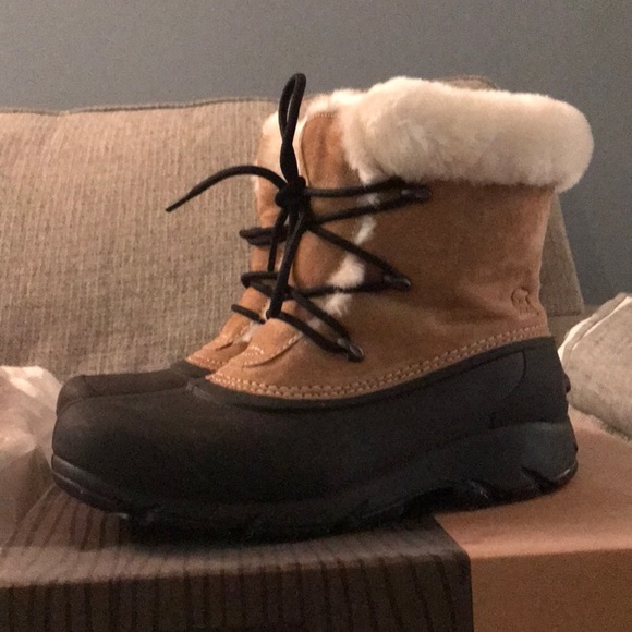 sorel angel lace boot